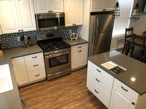 Fully furnished kitchen 