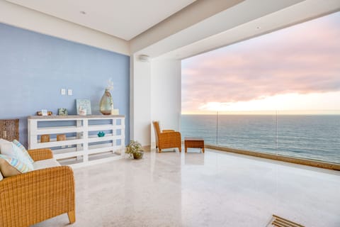 Huge breathtaking terrace overlooking the entire Bay of Banderas 