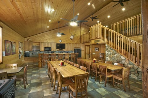 Kitchen / Dining