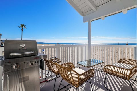 Perfect spot for a cup of coffee or a nice glass of wine!
