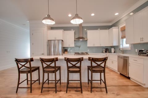 Great Room - Kitchen Island