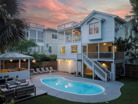 Lime Tree Cabana - 4002 Cameron Blvd