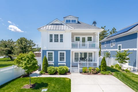 Welcome to 38217 Anna B Street!