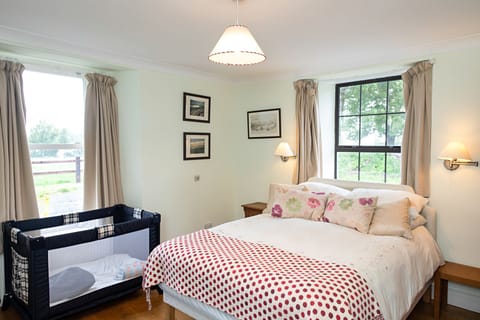 Room with a view of the Bay. (Cot available on request)