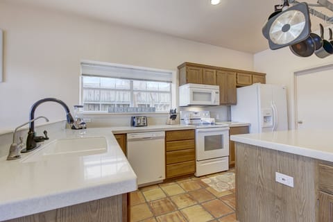 Kitchen is fully stocked with all cooking utensils!