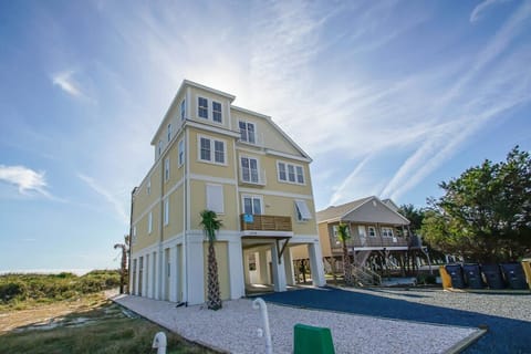 Welcome to Sandy Dunes!