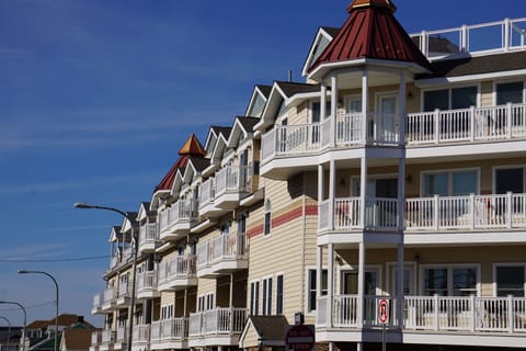 Shoreside Village Exterior