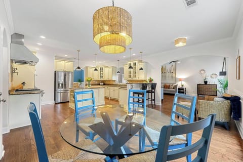 Kitchen table seats 6 Main level