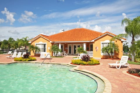 Crystal Cove Community Pool& Clubhouse 