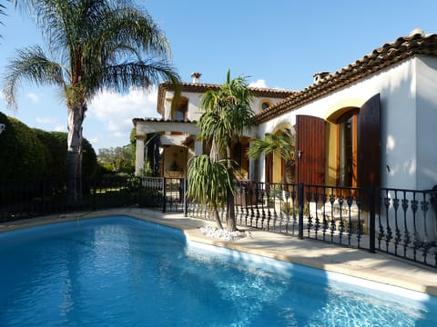 The apartment has view to the secure swimming pool.