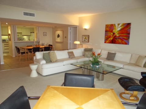 Inn on the Beach 2-207 living area