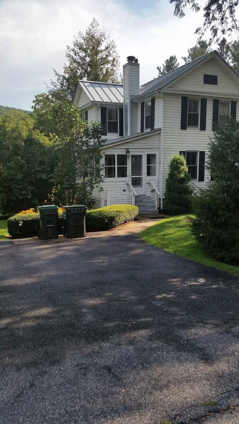 approach to the house