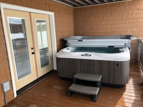 Hot tub on the deck