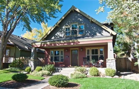 Welcome to Harmon Park Bungalow