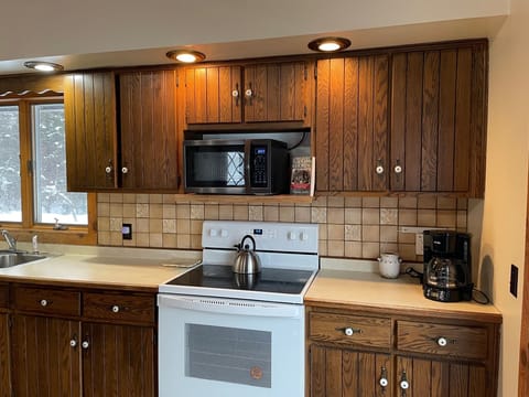 Lots of room to cook, new stove and microwave