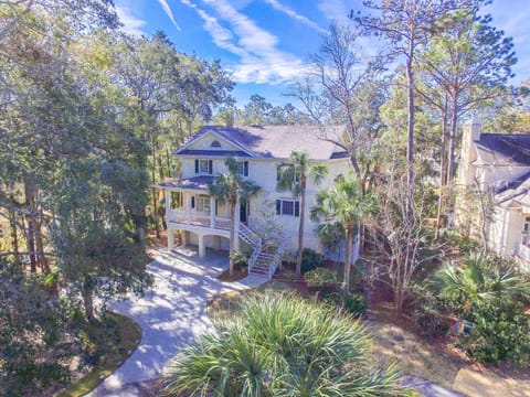 6 cars permitted, $35/car pass required through Palmetto Dunes