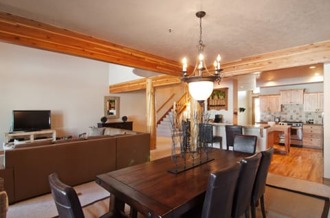 Family Room, Dining Room, Kitchen