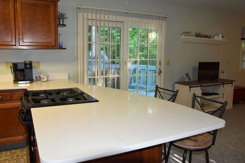 Pleanty of room to sit at the counter for your meals.