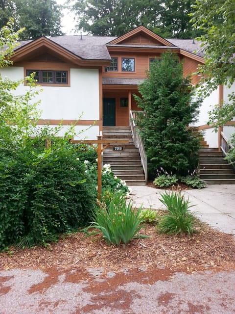 Located steps away from the new Disciples 8 chair.