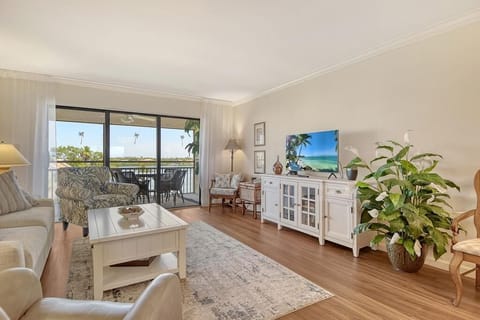 Living room with lovely intercoastal view and wifi