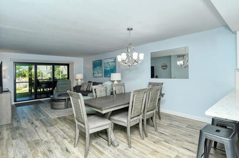 Dining & Living Areas