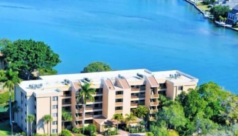 Building 9 on the Bay!