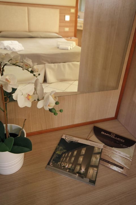 In-room safe, soundproofing, free WiFi