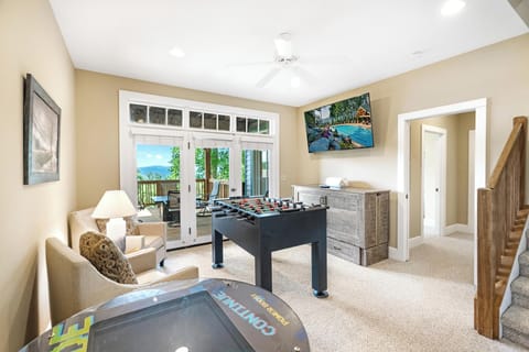Family Fun---Rec Room, Foosball, TV, Sitting Area, Downstairs
