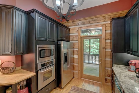 Kitchen--- Granite Counter-tops, Stainless Steel