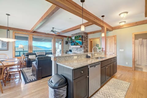 Open Floor Plan--- Mountain View from Windows