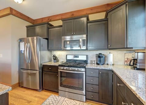 Kitchen--- Granite Counter-tops, Stainless Steel