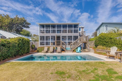 Welcome to Drip Dry Up, an oceanfront retreat on beautiful Folly Beach