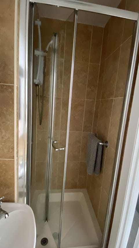 King or Twin Beds (Room 1) | Bathroom | Towels, soap