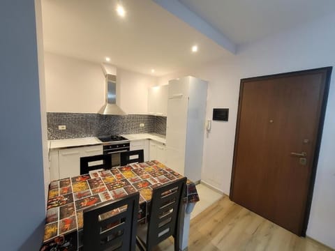 Premium bedding, in-room safe, soundproofing, free WiFi