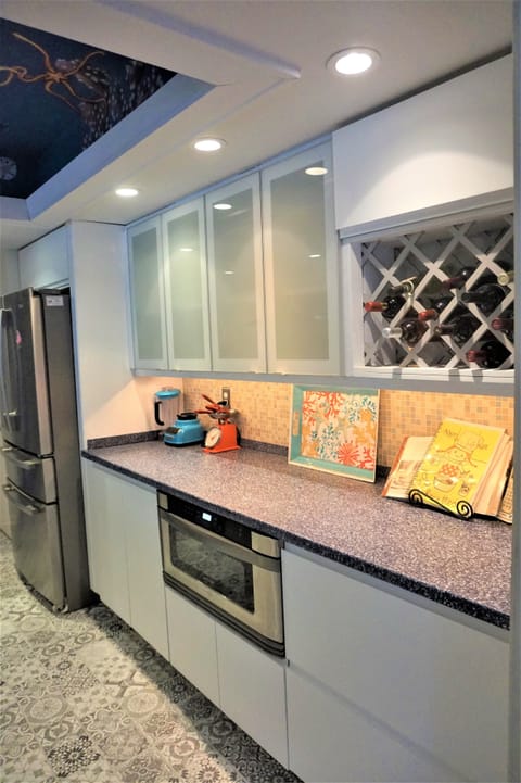 Fully equipped Gourmet kitchen