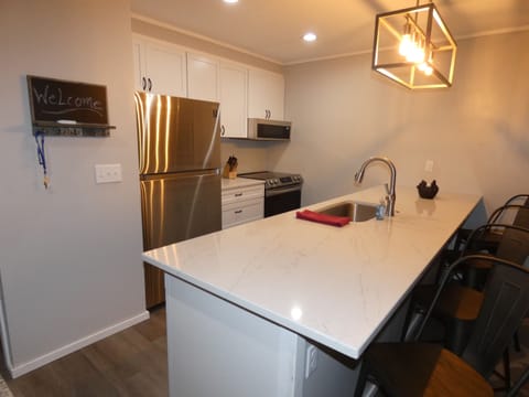 Full kitchen with all the amenities.