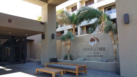 Hotel on property, Hilton Double Tree, Palm Springs