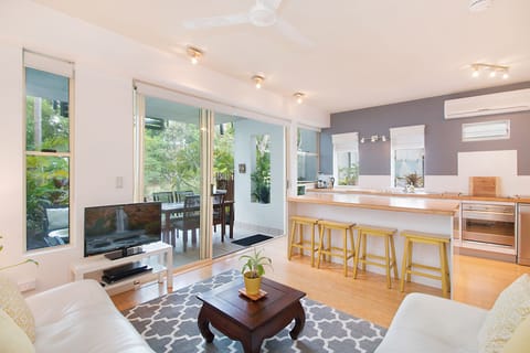 Living - Kitchen 