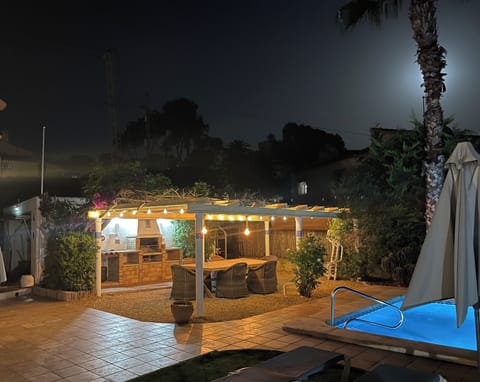 The pergola at night