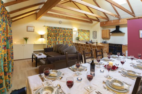 Wonderfully bright, substantial area for both seated dining and cocktail parties