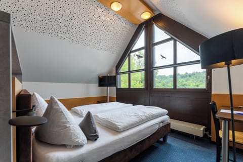 Deluxe Double Room | Minibar, in-room safe, desk, laptop workspace