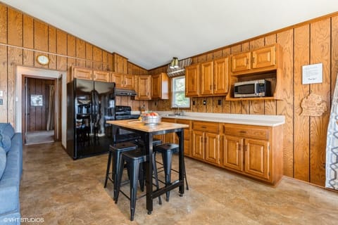 Open floor plan for entertaining