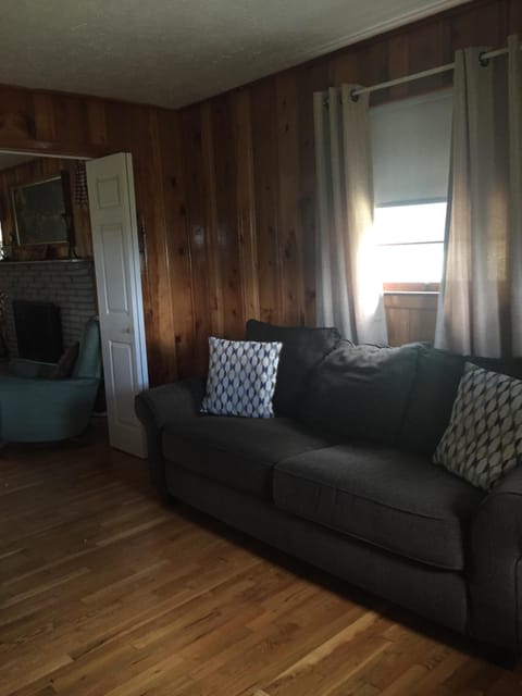 queen sized pull out couch! privacy options. linens available