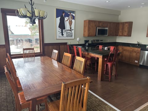 Veranda 2 Kitchen Dining