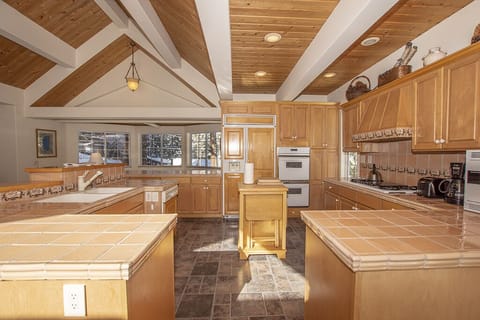 Trailside Escape Kitchen