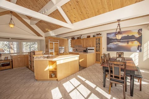 Trailside Escape Dining Area And Kitchen