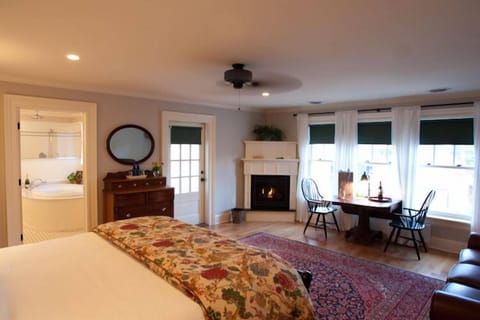 Room, 1 King Bed, Non Smoking (State Seal Room) | Premium bedding, down comforters, pillowtop beds, individually decorated