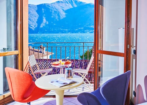 Great Lakeview up to Bellagio,Varenna,Bellano and the alps.
