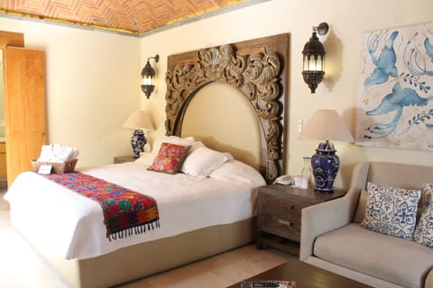 Suite 1, Deluxe, 1 King Bed | 1 bedroom, premium bedding, down comforters, in-room safe