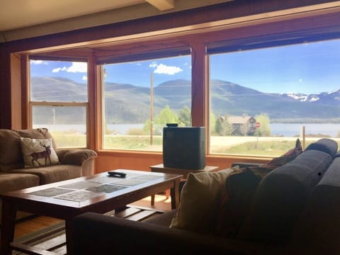 Deluxe Suite, Private Bathroom (One King Executive) | View from property